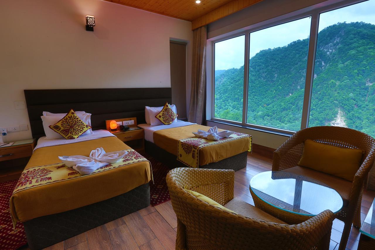 Отель Veda5 Ayurveda & Yoga Retreat Ришикеш Экстерьер фото