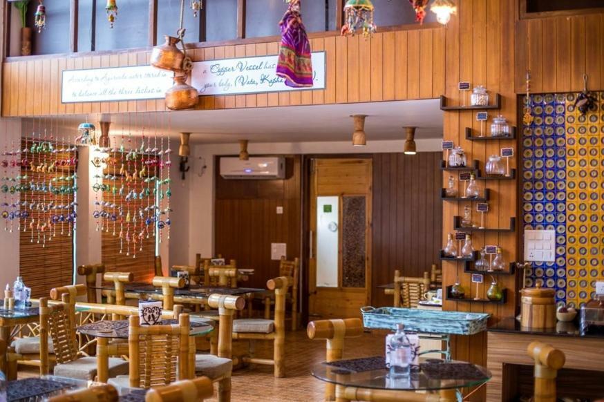 Отель Veda5 Ayurveda & Yoga Retreat Ришикеш Экстерьер фото