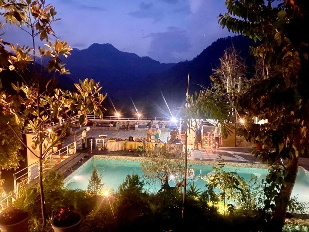 Отель Veda5 Ayurveda & Yoga Retreat Ришикеш Экстерьер фото