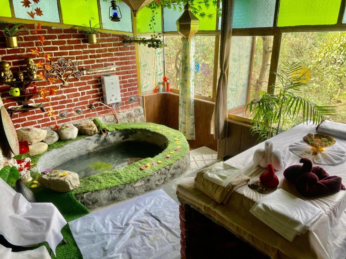 Отель Veda5 Ayurveda & Yoga Retreat Ришикеш Экстерьер фото