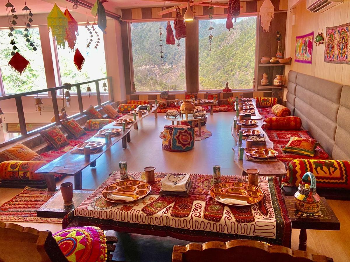 Отель Veda5 Ayurveda & Yoga Retreat Ришикеш Экстерьер фото
